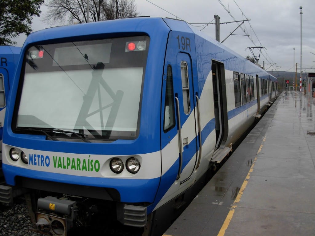 Automotor XTrapolis de Metro de Valparaíso, Filial de EFE. Foto: Miguel Bustos.