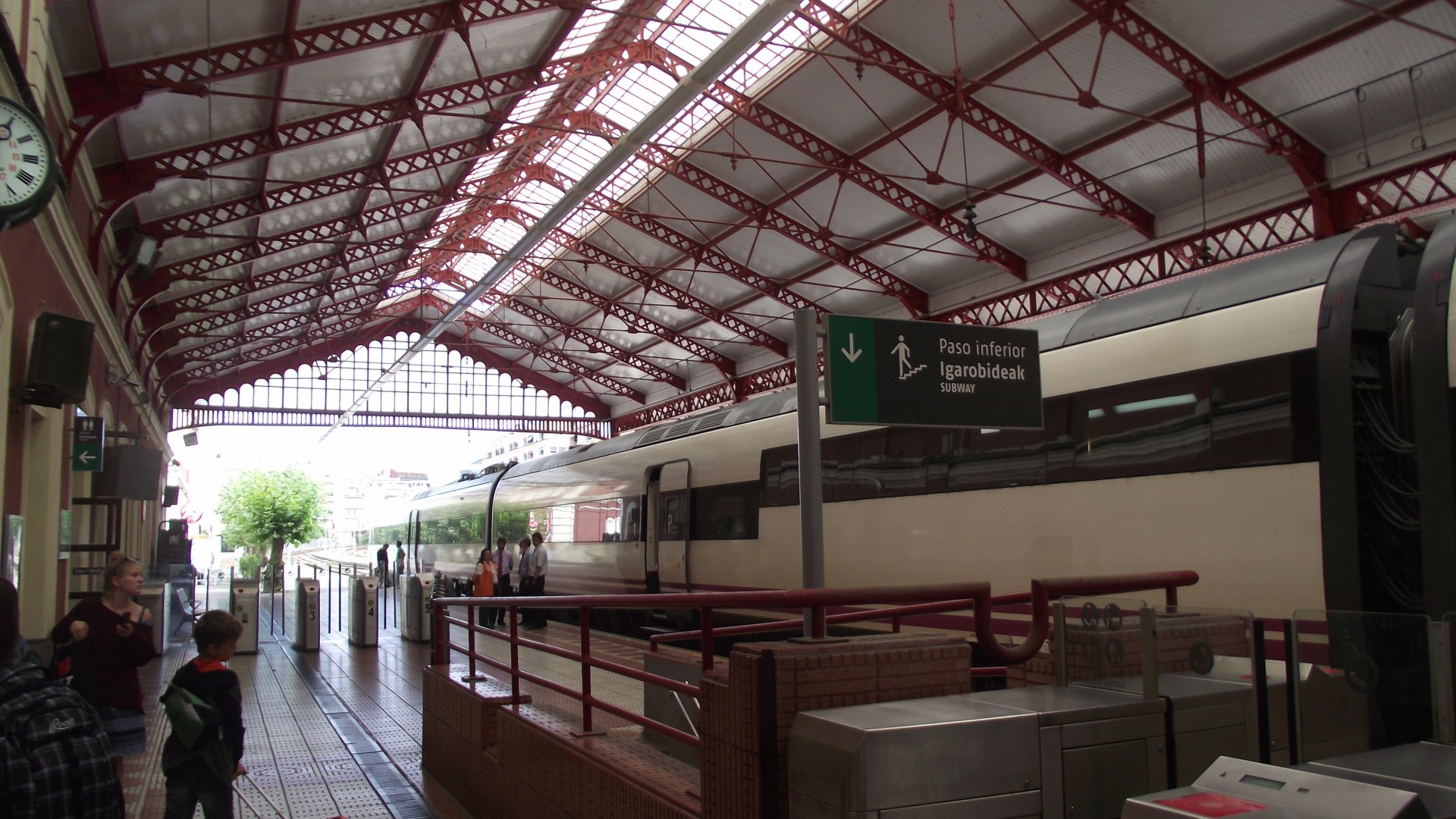 Servicios mínimos de Renfe para la huelga de mañana