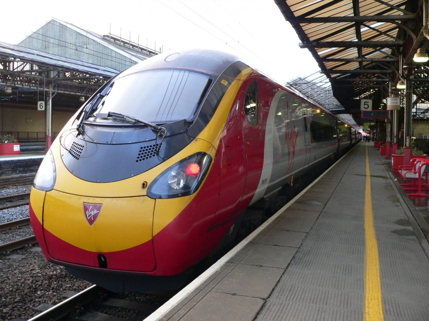 West Coast Main Line continuará con Virgin