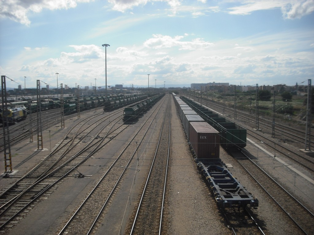 Estación ferroviaria de mercancias Fuente San Luis. Foto: Enrique Íñiguez Rodríguez. Estación ferroviaria de mercancias Fuente San Luis. Foto: Enrique Íñiguez Rodríguez.