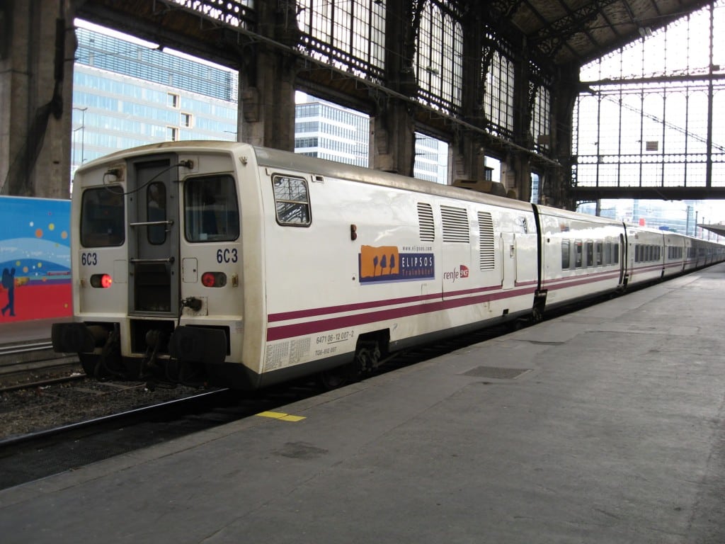 Trenhotel Francisco de Goya en la estación de París-Austerlitz. Foto: Smiley.toerist. Trenhotel Francisco de Goya en la estación de París-Austerlitz. Foto: Smiley.toerist.