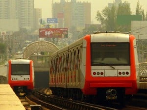 Los trenes de CAF-Thales serán de gálibo ancho y ruedas de acero, al igual que los AS-2002 fabricados por Alstom para la línea 4 del metro de Santiago. Foto: Ariel Cruz Pizarro.