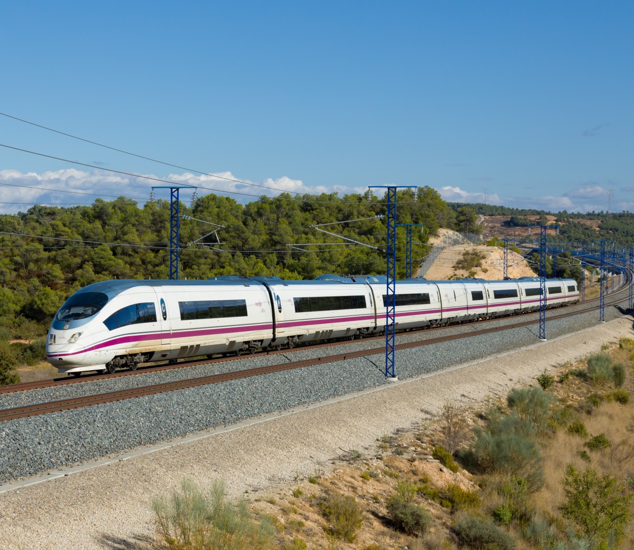 [Inocentada] Fomento estudia crear Renfe Exprés para trenes de bajo coste