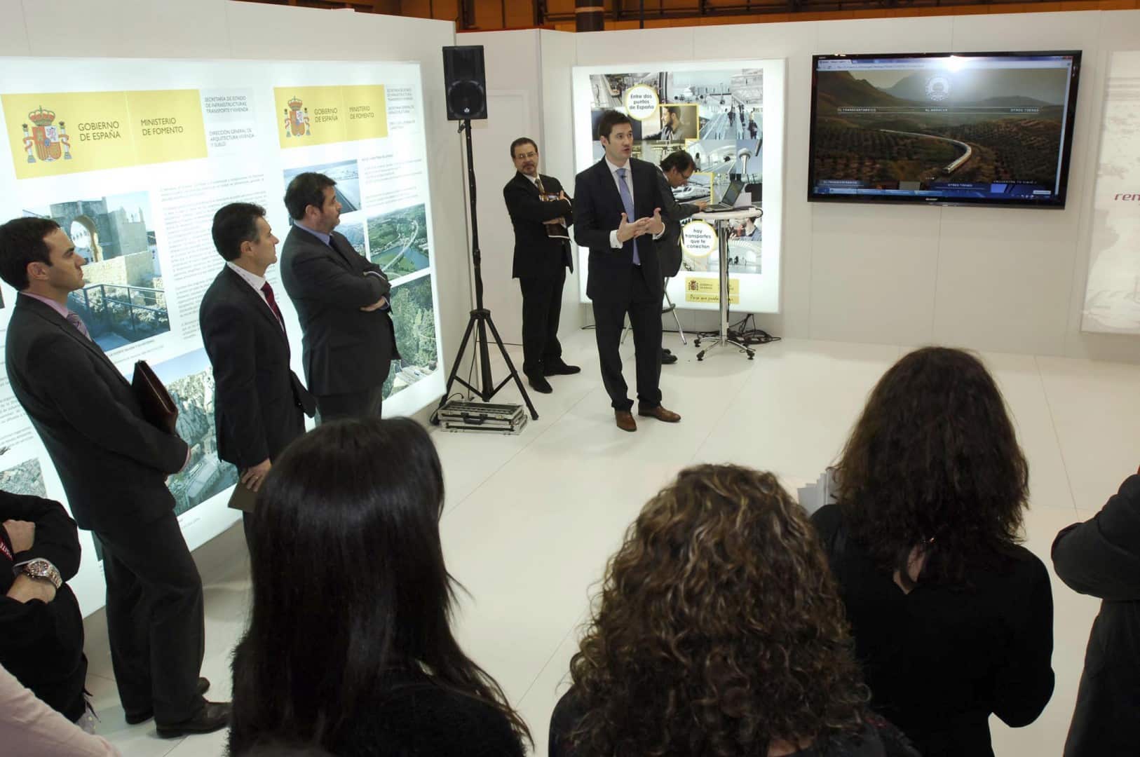Renfe presenta en Fitur 2014 sus novedades en trenes turísticos