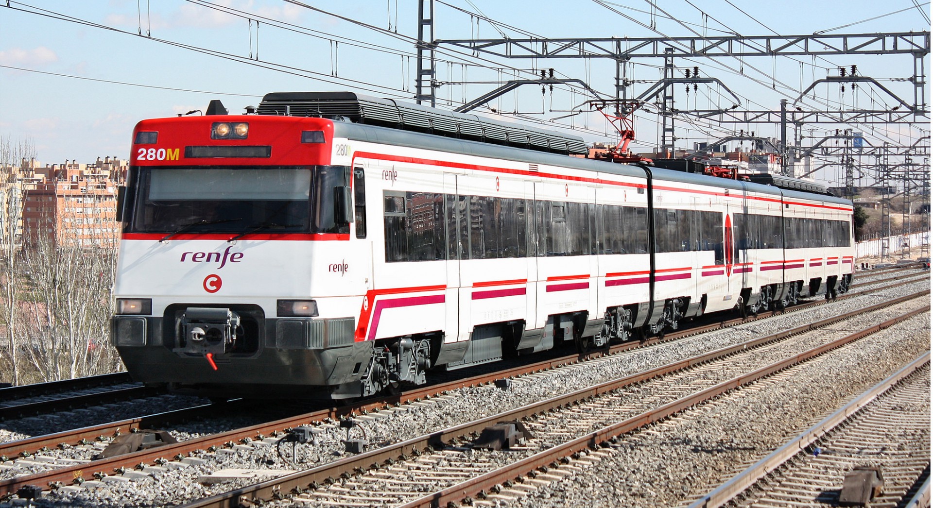 Renfe Cercanías recupera la C sin girar en su logotipo