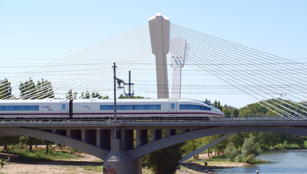 Renfe introducirá nuevos coches "silenciosos" en AVE