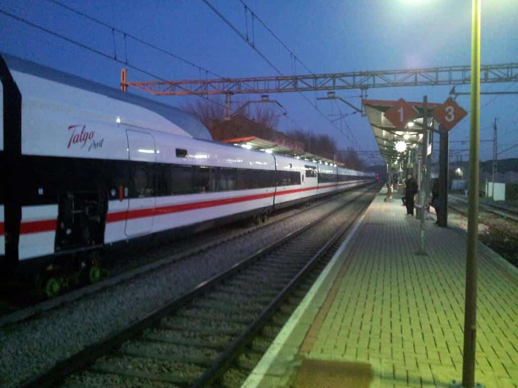 El Talgo AVRIL sale por primera vez a la vía