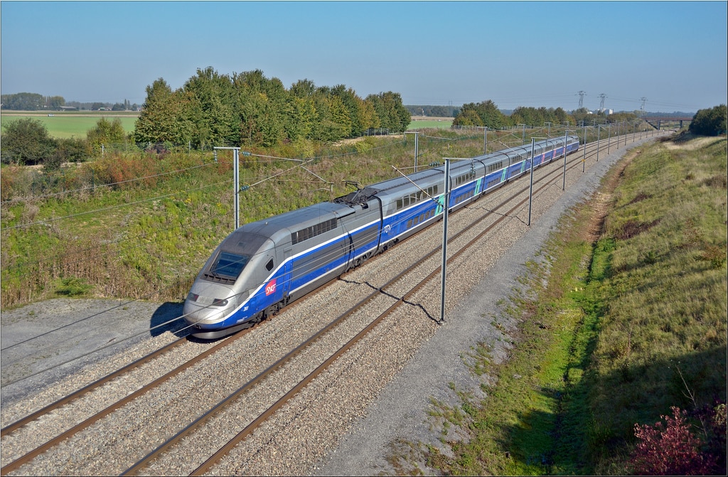 El TGV Dúplex es un tren de alta velocidad con tracción concentrada. Foto: Bastiaan.