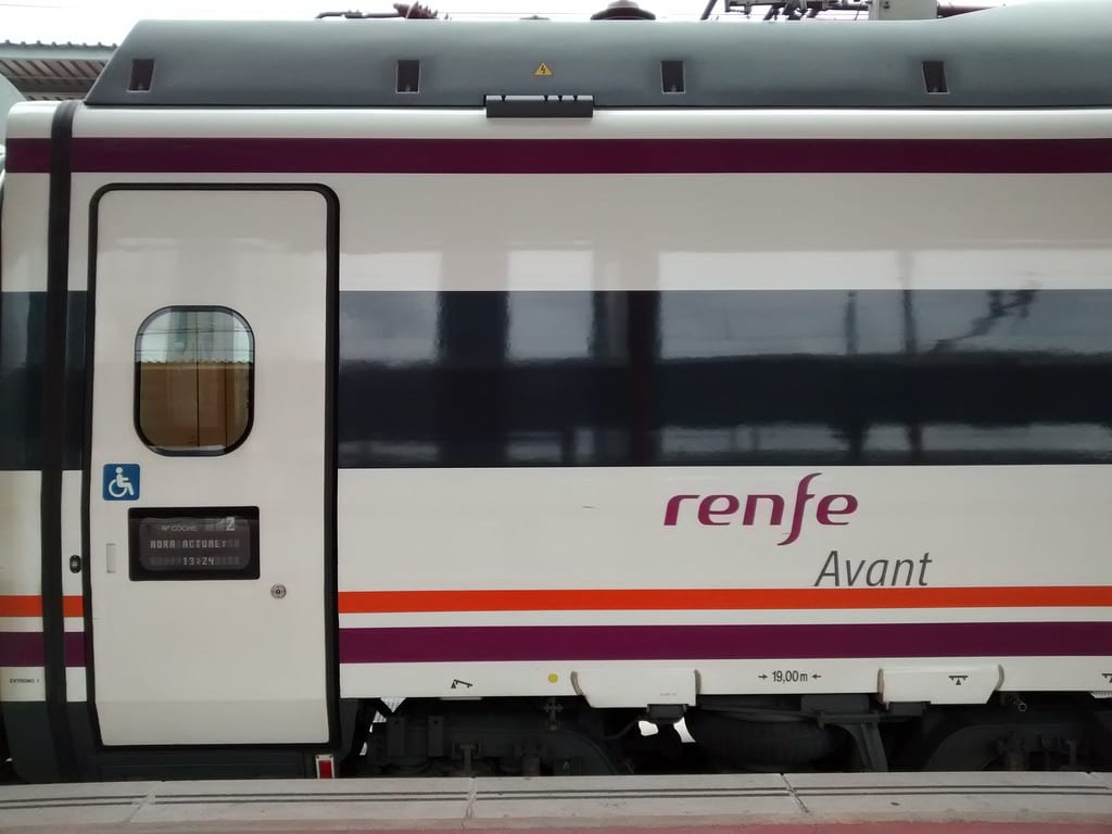Renfe redujo drásticamente sus pérdidas en 2013