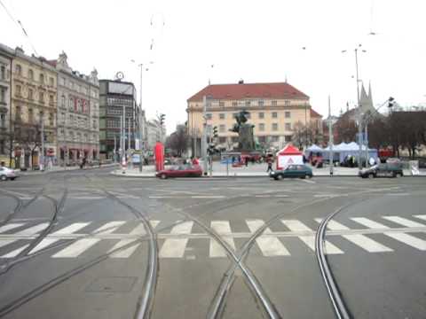 Viendo las calles de Praga desde el Tranvía