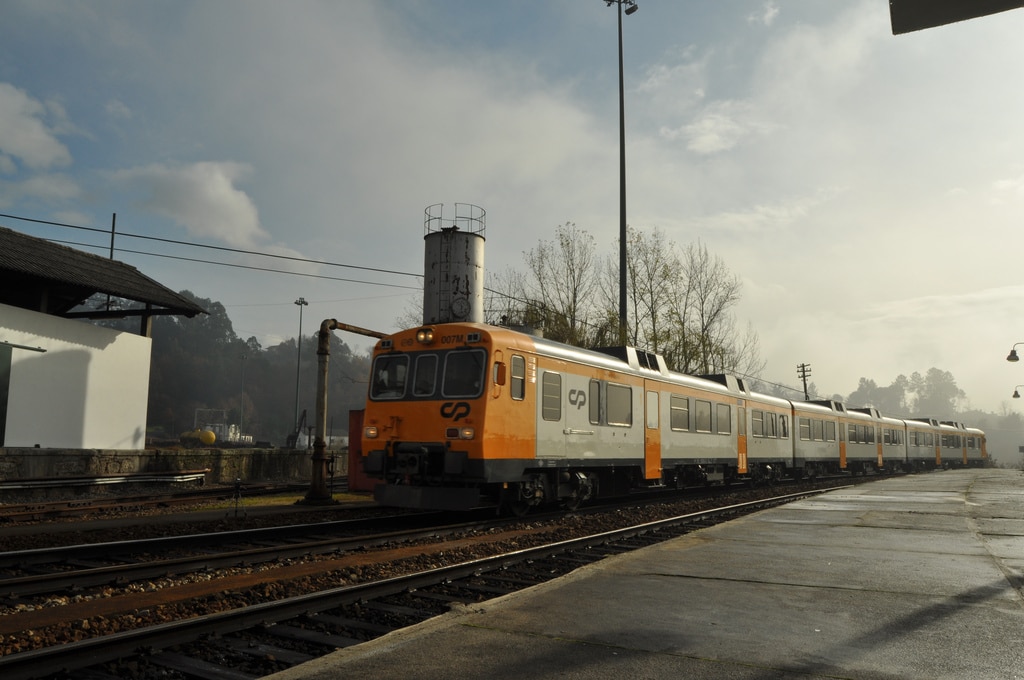 La estación de Livração (en la imagen) será una de las que se modernicen con el proyecto de electrificación de la Línea del Duero