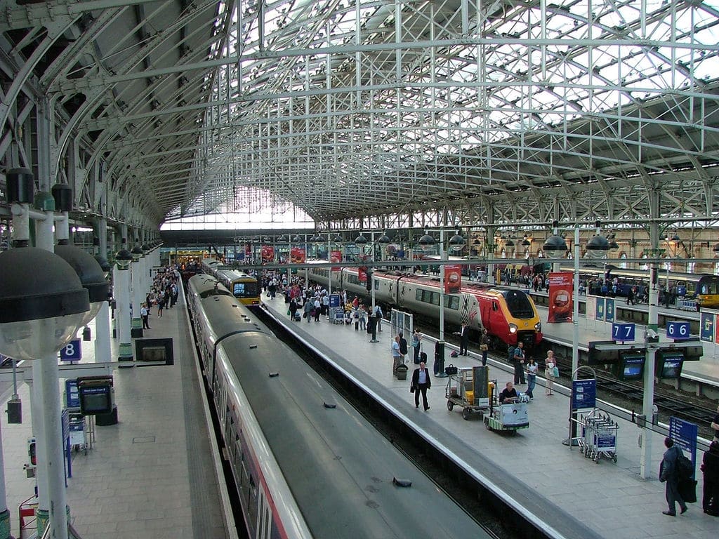 El proyecto HS3 busca unir Manchester (en la imagen) con Leeds mediante un túnel bajo los montes Peninos.