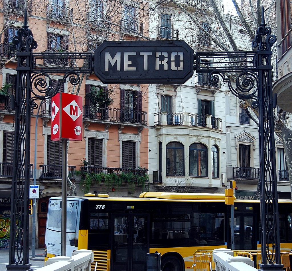 Los entes públicos deben recurrir a los préstamos bancarios prar hacer frente a la deuda millonaria del transporte de Barcelona. Foto: Antonio Gil.