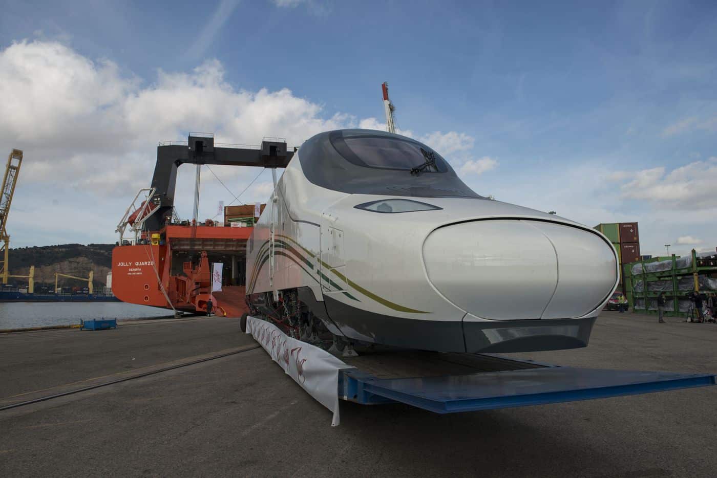 El primer Talgo para La Meca, en camino