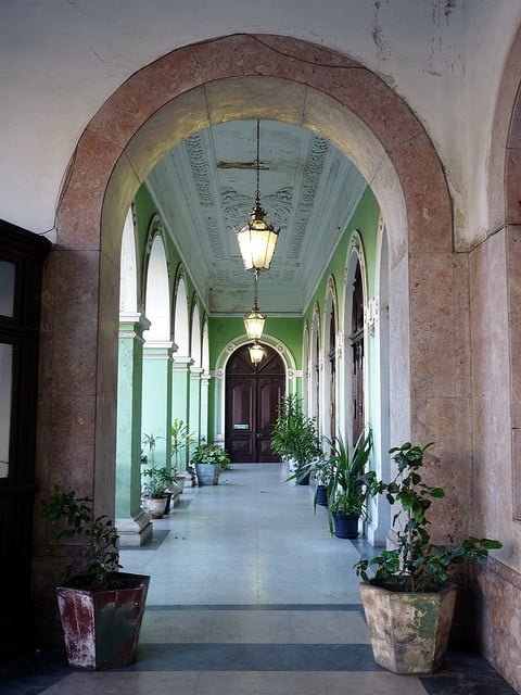 La estación de Maputo tiene ese encanto decadente del que pocos edificos pueden presumir. Foto: Cordelia Persen.
