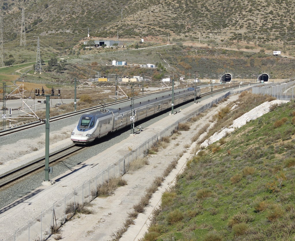 El AVE, base de la obra pública en 2015