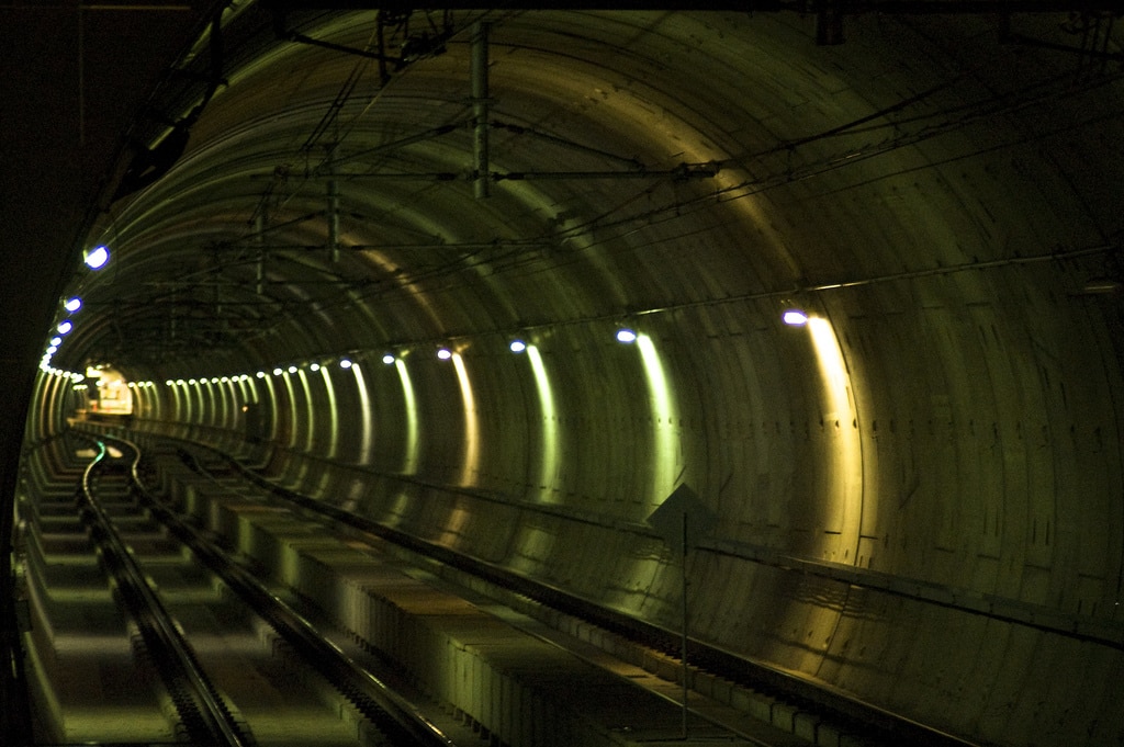 Carrera nocturna en el metro de Sevilla