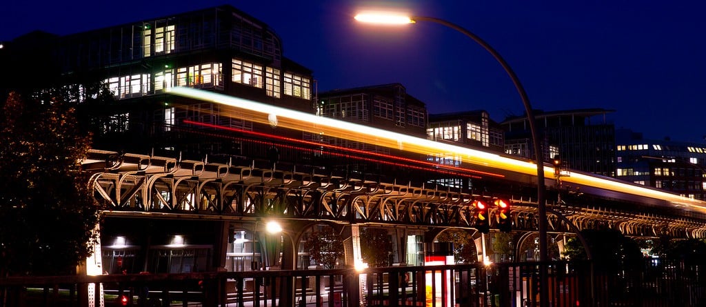 El metro de Berlín da servicio nocturno los fines de semana, y a diario tiene un horario muy amplio, con pocas horas de cierre. Foto: Alexander Stielau.