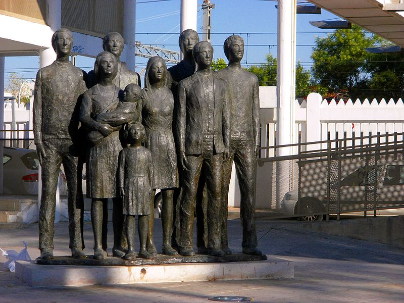 Monumento dedicado a las víctimas del 11-M ubicado en Alcalá de Henares. Foto: emijrp.