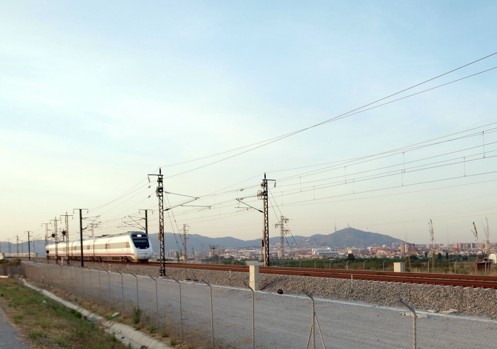 A la venta los billetes del tren rápido Coruña – Vigo