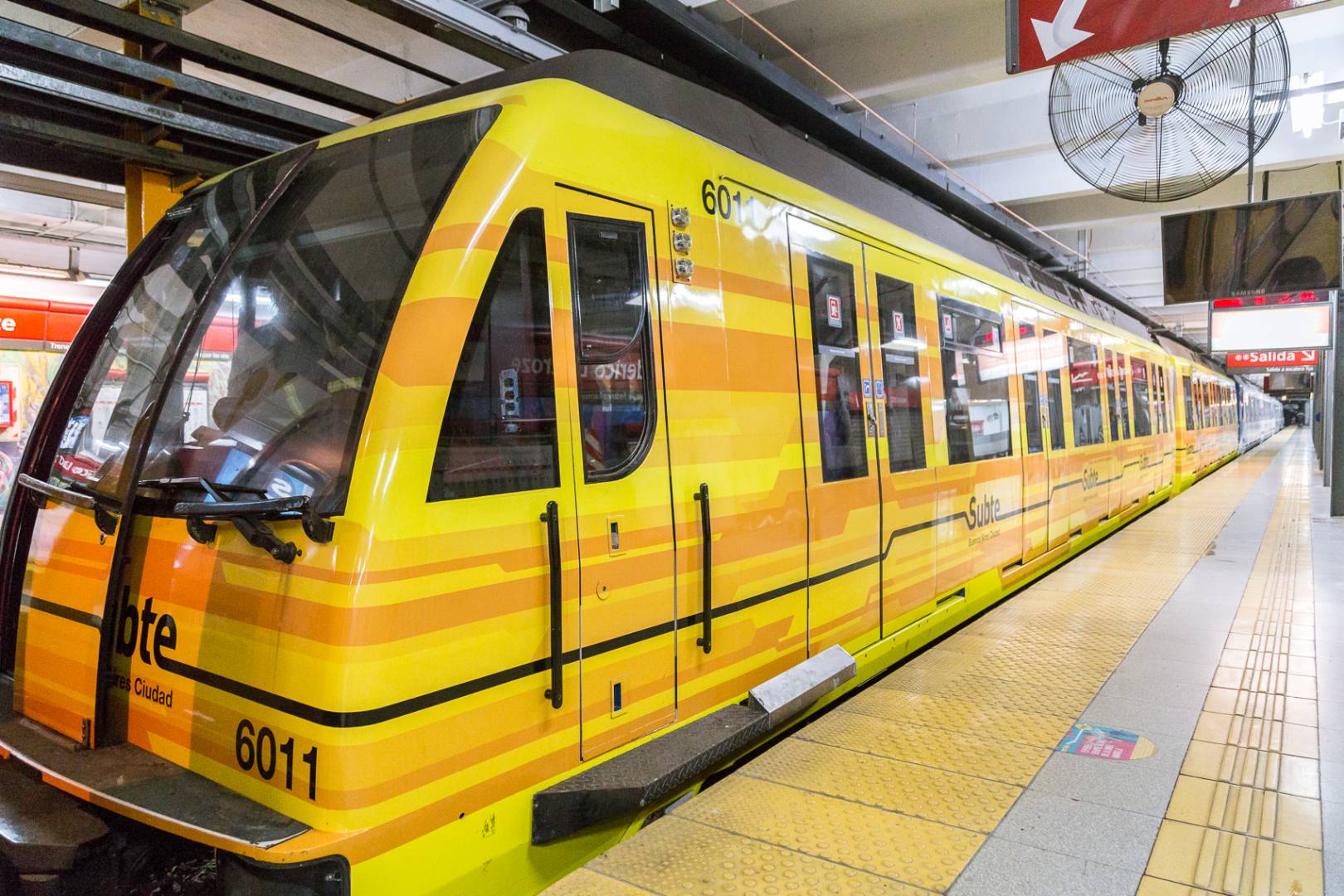 La serie 6000 entra en servicio en el Subte