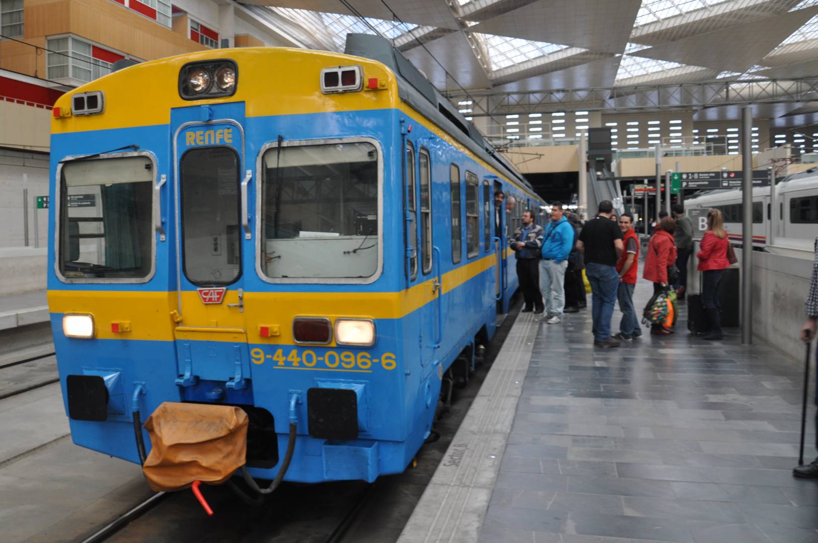 ¡Viaja Sigüenza en un tren histórico de los 70!