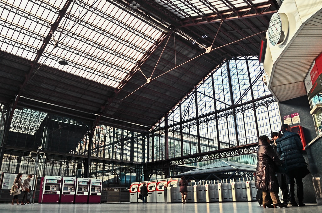 Servicios mínimos de Adif y Renfe en la huelga del día 25