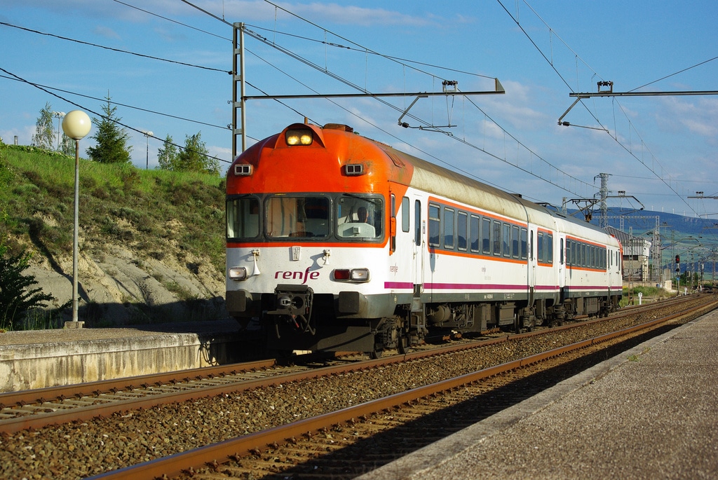 Descubre los automotores eléctricos de Renfe