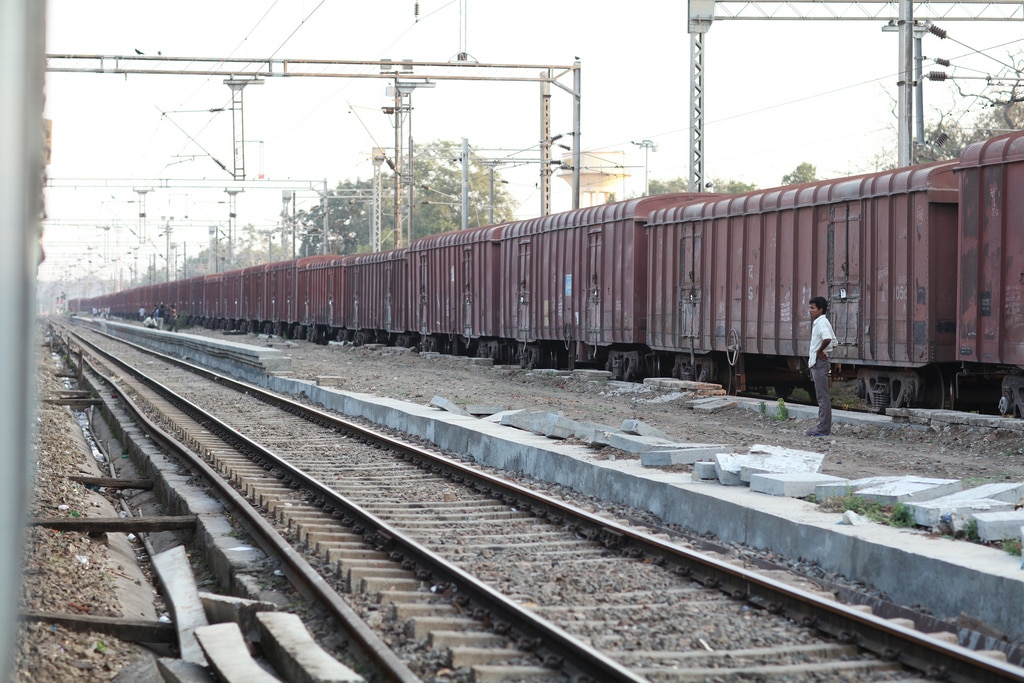 GE y Alstom construirán 1800 locomotoras para La India