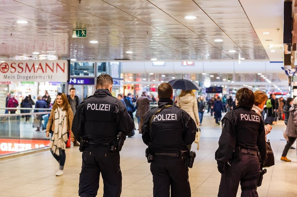 Cunde el pánico en el transporte tras los atentados de París