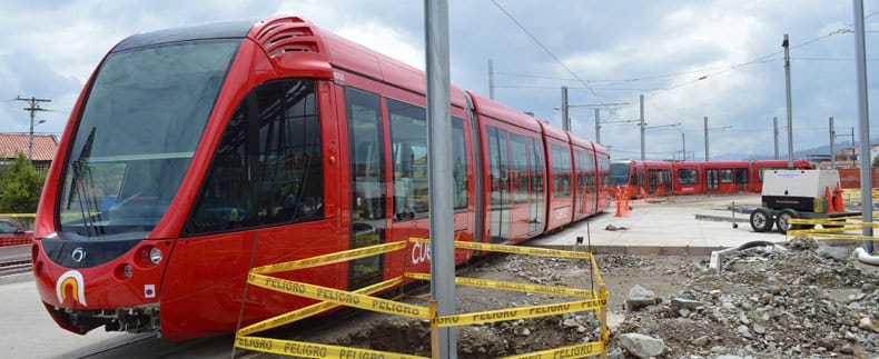 Los Citadis, preparados para la circulación con el sistema APS de Alstom, esperan la inauguración de la línea. Foto: mwmbwls.