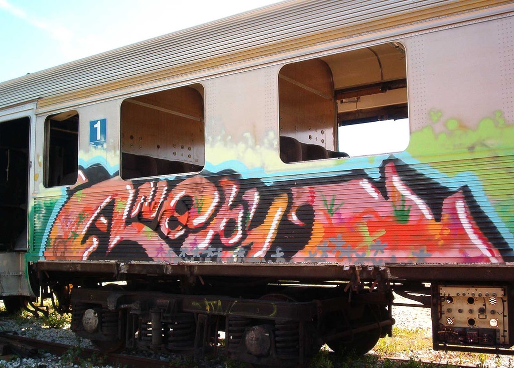 Arrollados 3 jóvenes que pintaban grafitis en un tren