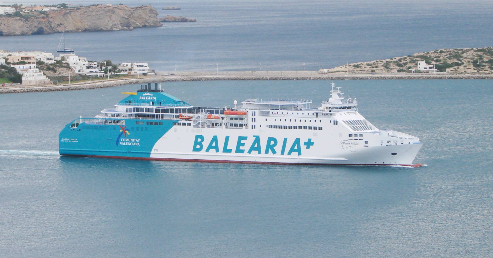 Renfe y Baleària venderán billetes combinados tren+barco