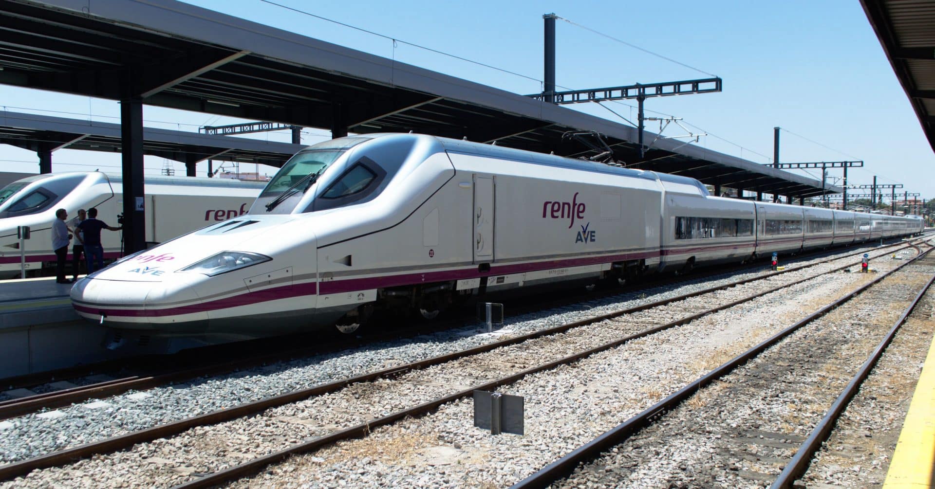 El AVE Madrid-Granada entra en servicio