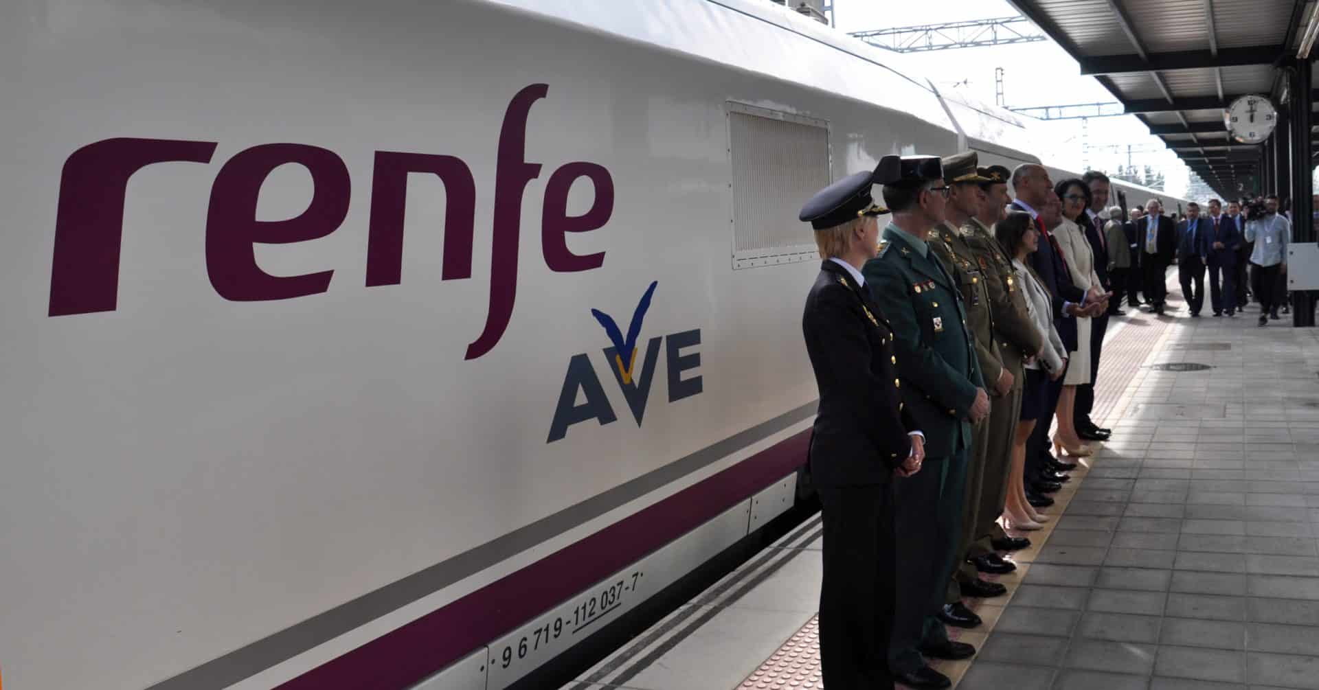 Fomento garantiza que mantendrá el AVE a Palencia y León