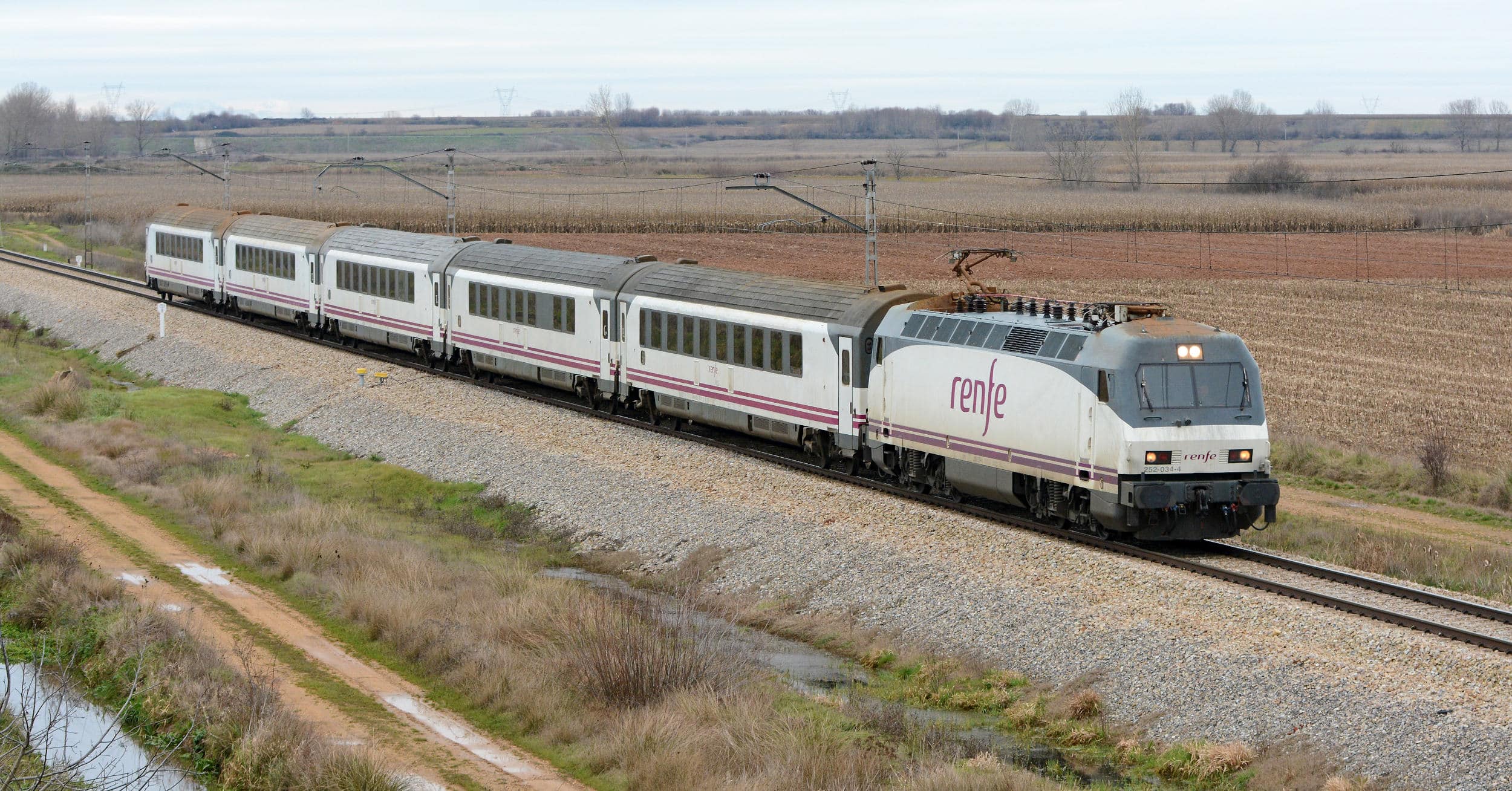 Renfe retira del servicio los coches Arco por amianto