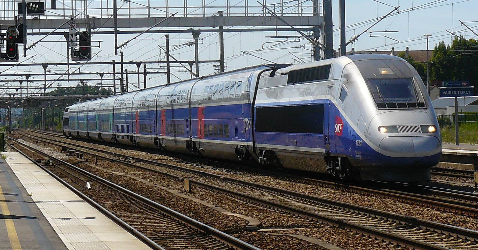 Adif retrasa la firma de los contratos marco por Renfe