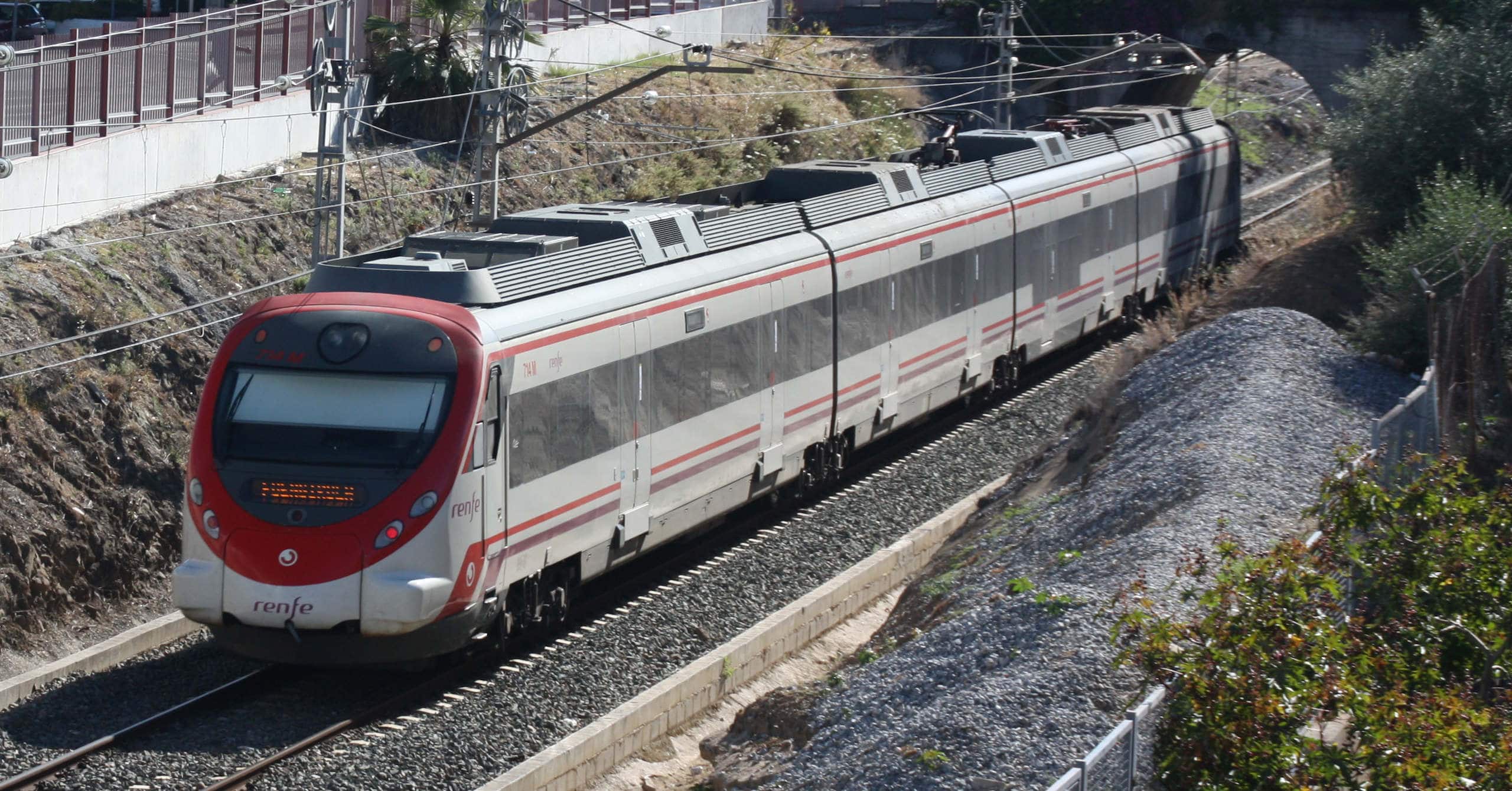 Renfe implementa en Málaga el uso de la tarjeta bancaria como billete de Cercanías