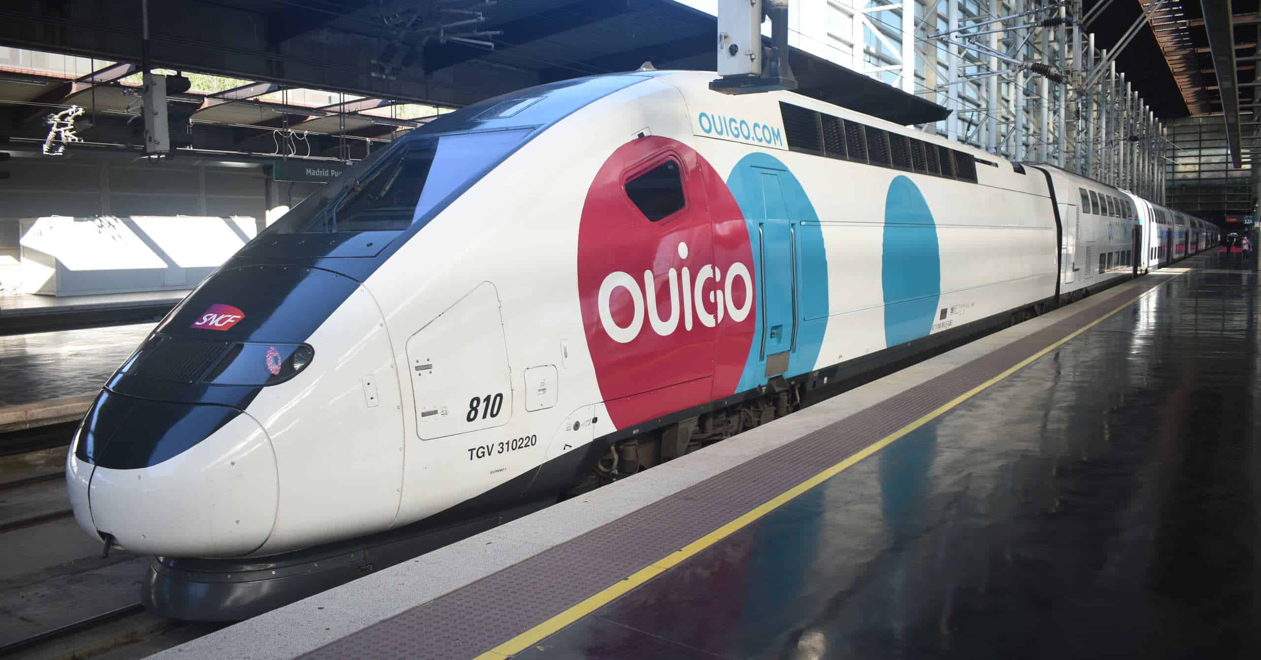 Sale hacia Barcelona el tren Ouigo inaugural