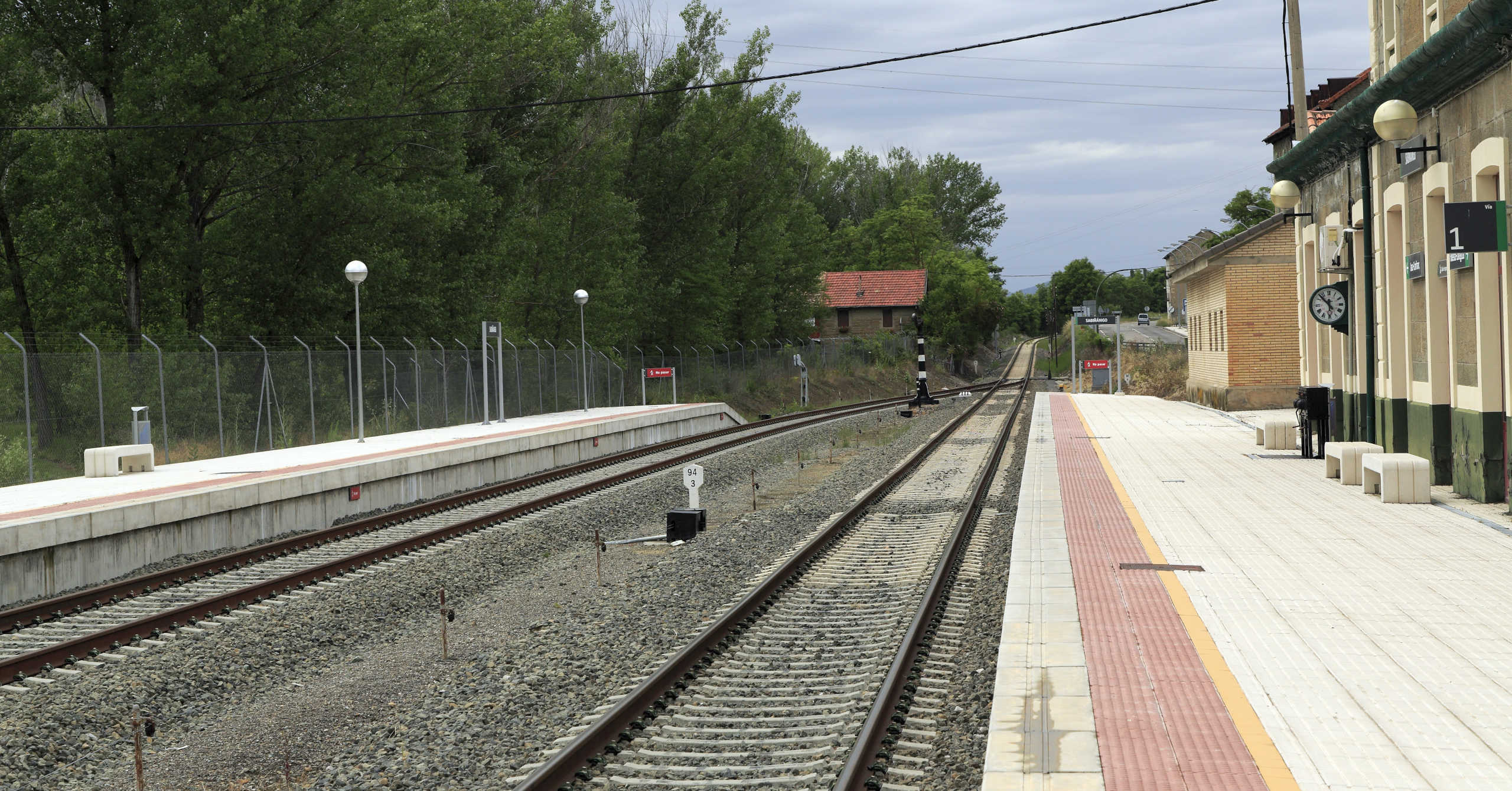 Adif planea terminar de reformar la línea de Canfranc en 2023