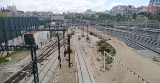 Vías de ancho UIC en la cabecera sur de Chamartín a la espera de la reconversión de las vías 14 y 15. MIGUEL BUSTOS.