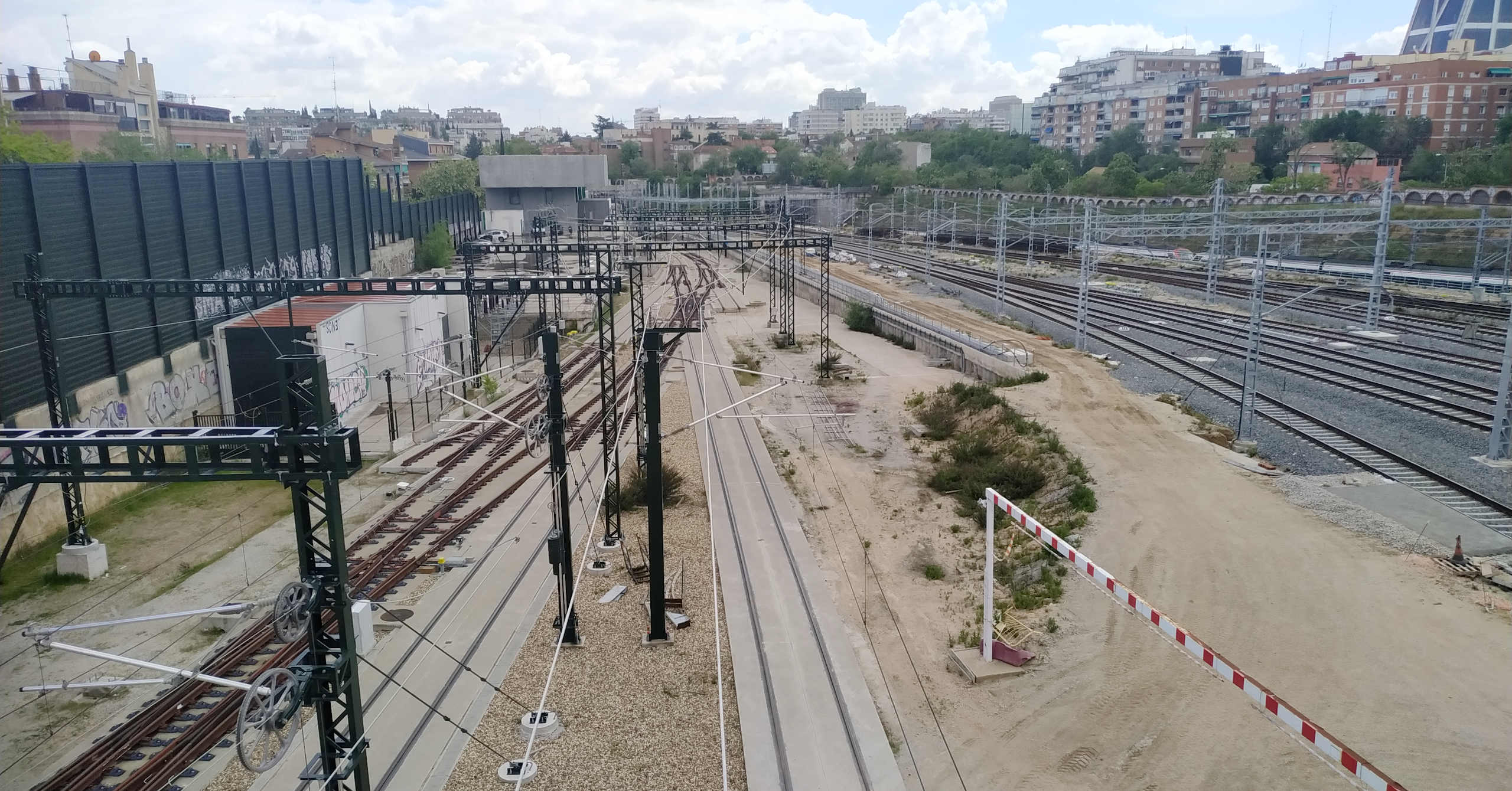 Ferrovial convertirá a ancho UIC las vías 14 y 15 de Chamartín