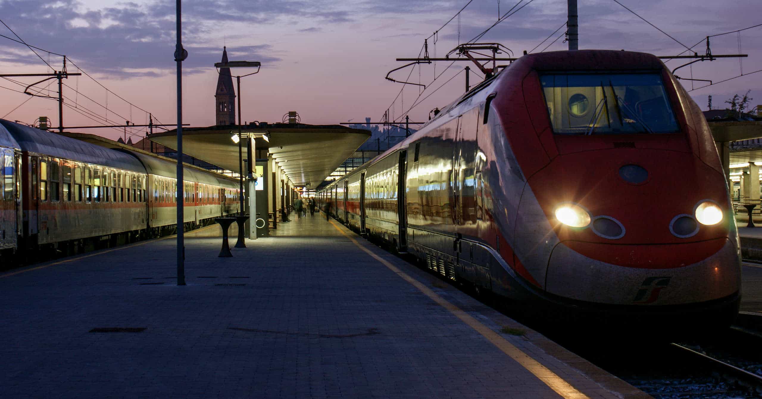 Italia estrena un Frecciarossa nocturno Milán-Calabria