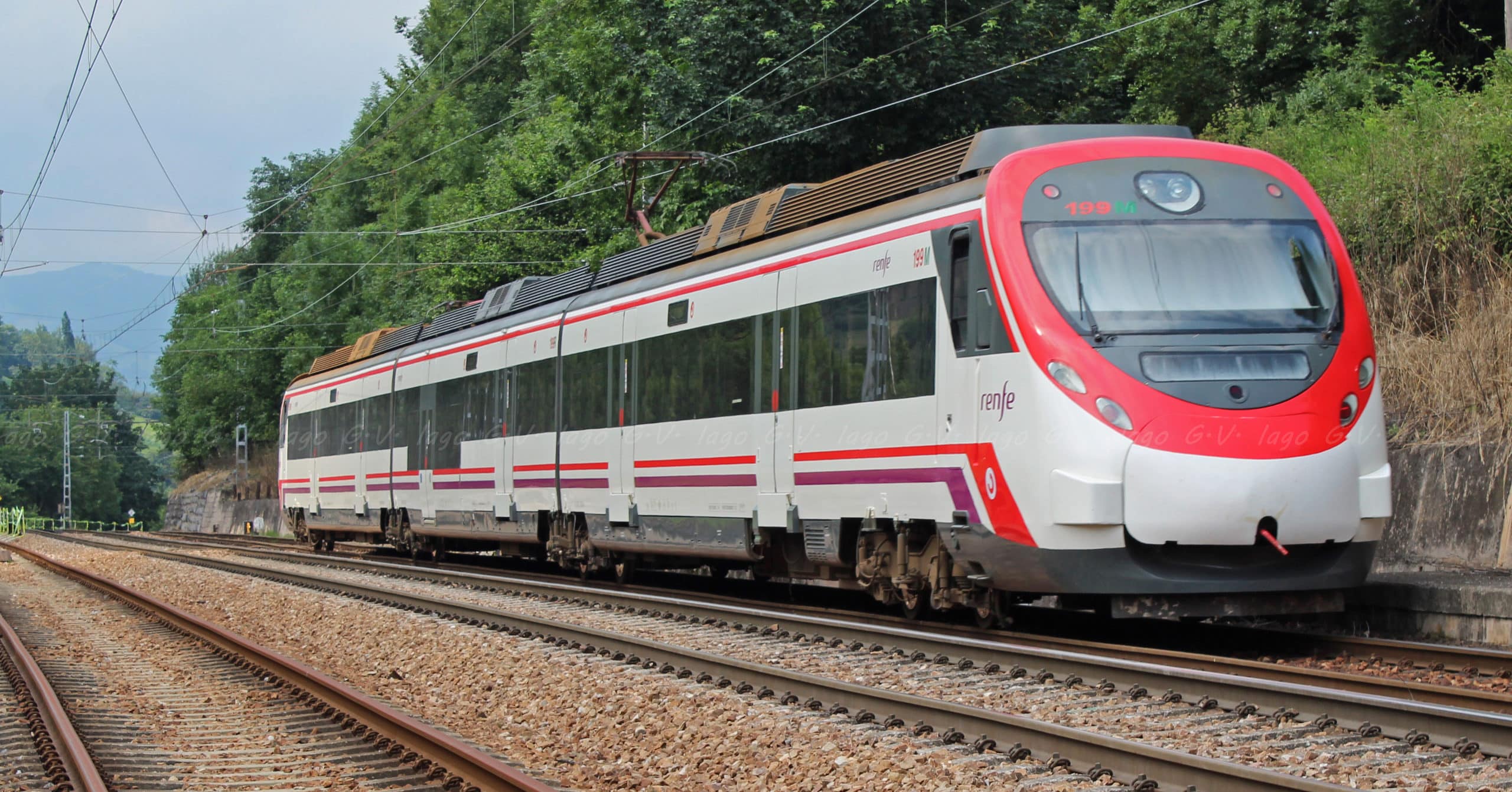 CNMC obliga a Renfe vender billetes combinados de Cercanías a la competencia