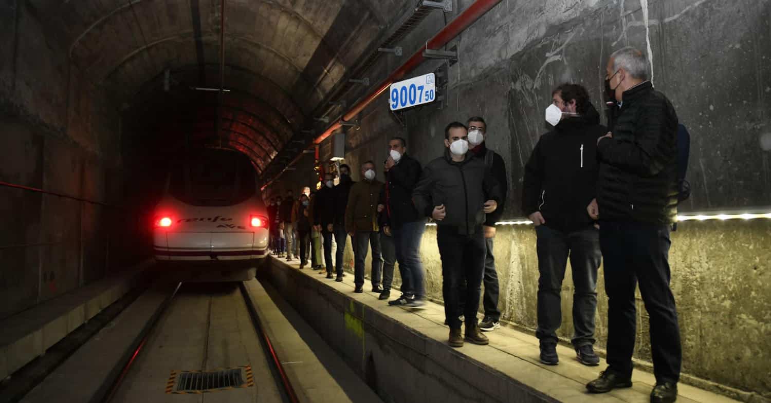 Adif AV y Renfe hacen dos simulacros de emergencia del Túnel del Botánico