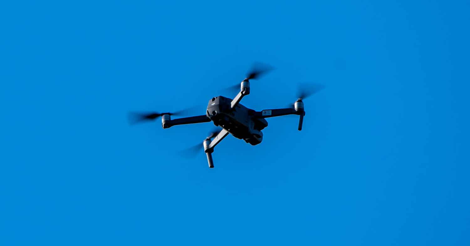 Adif creará espacios aéreos protegidos para regular el vuelo de drones