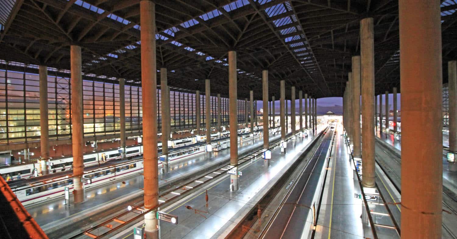 ¿Por qué los trenes de Alicante y Murcia dejarán de parar en Atocha?