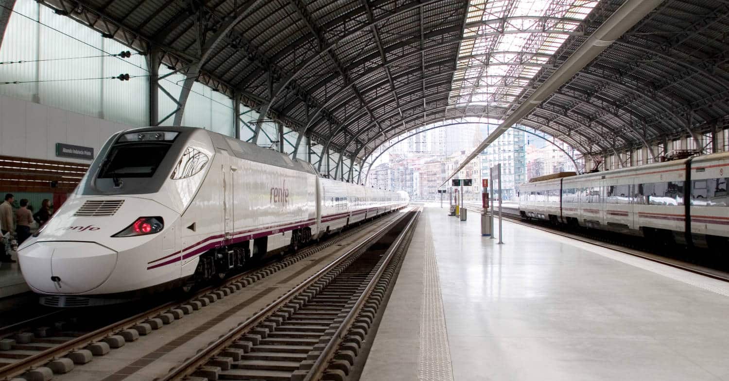El MITMA invertirá al menos 2.500 millones en la nueva línea Bilbao-Santander