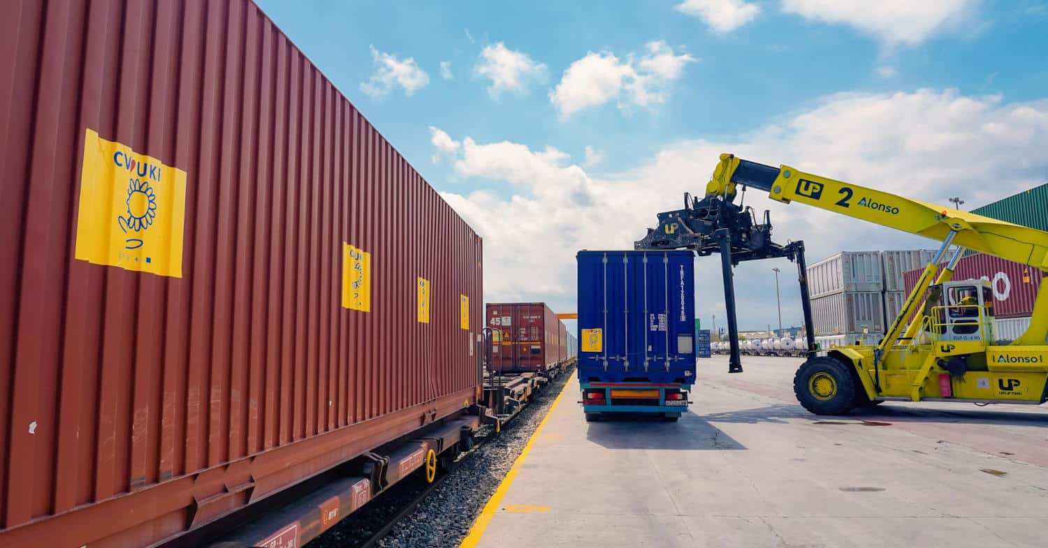 Sale de Valencia un segundo tren con ayuda humanitaria para Ucrania