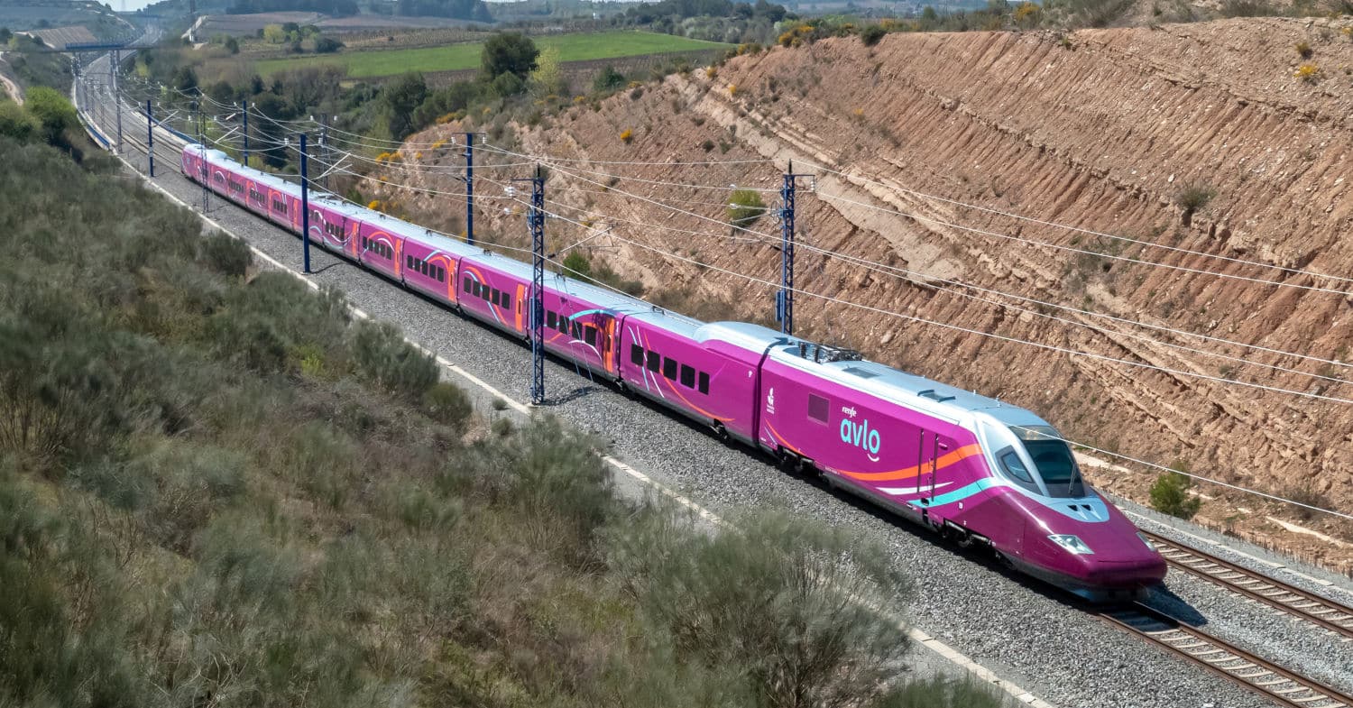 Renfe alcanza los 50 trenes de alta velocidad entre Madrid y Barcelona